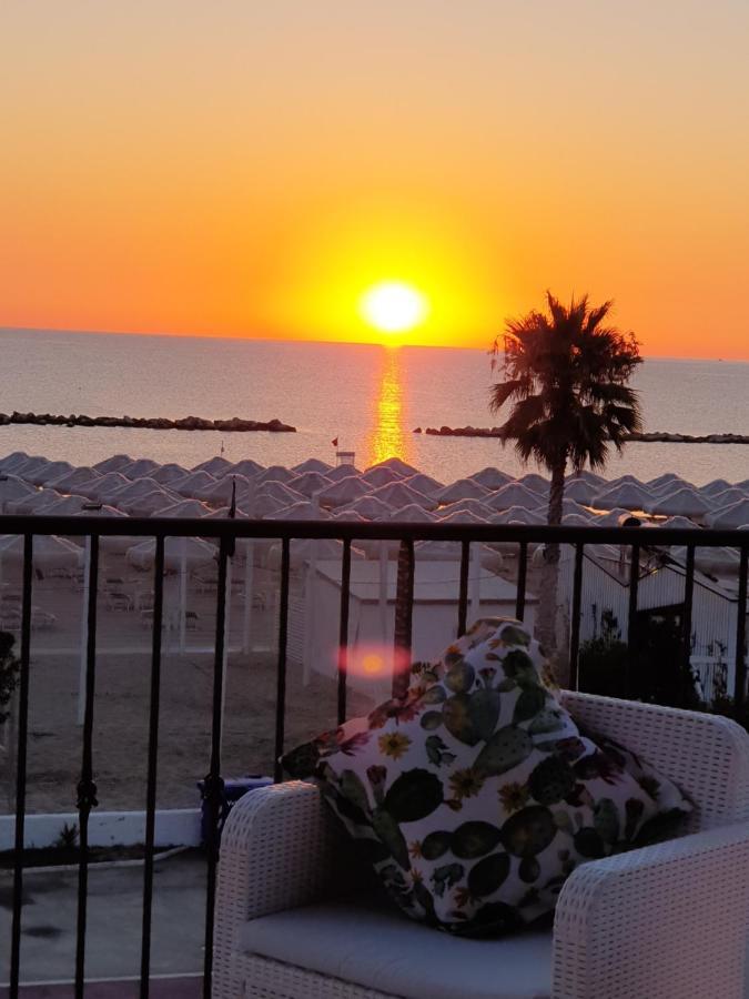 Il Sorriso Di Angelina Bed & Breakfast Pescara Bagian luar foto