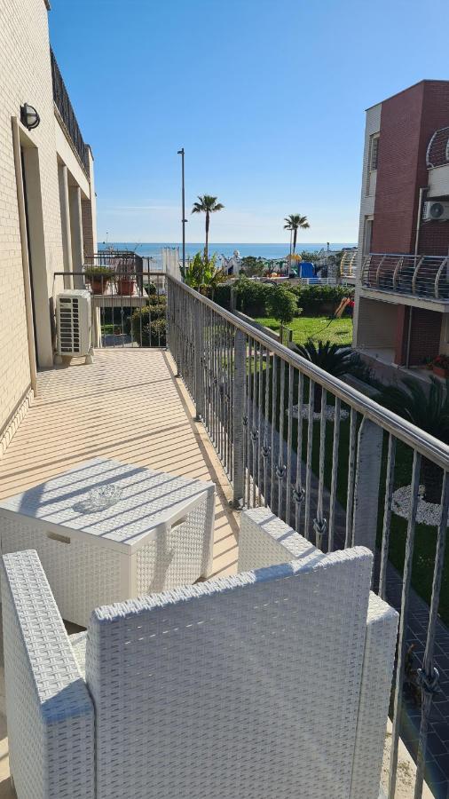 Il Sorriso Di Angelina Bed & Breakfast Pescara Bagian luar foto